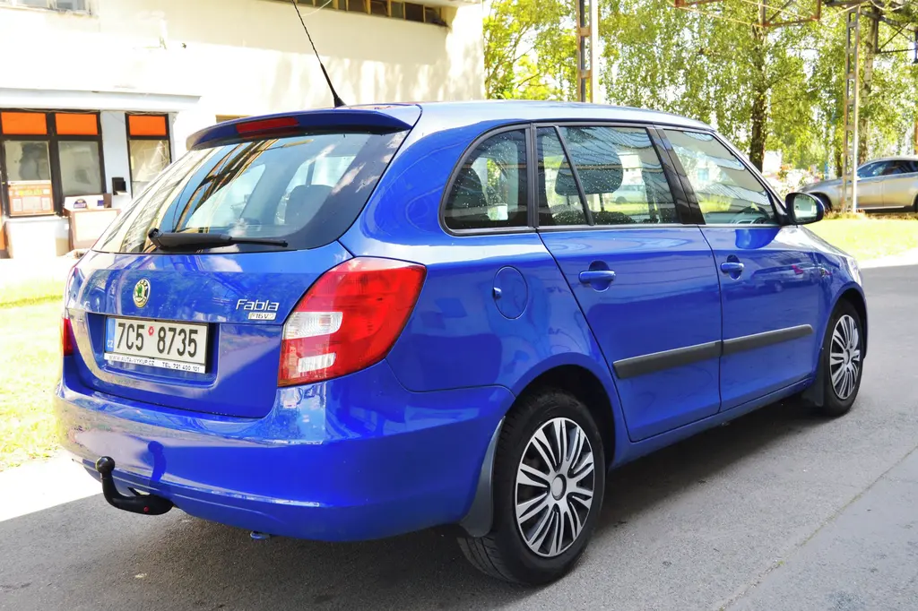 ŠKODA FABIA II 1.4i 16V KOMBI/TAŽNÉ/KLIMA/116TKM/ - fotka 4