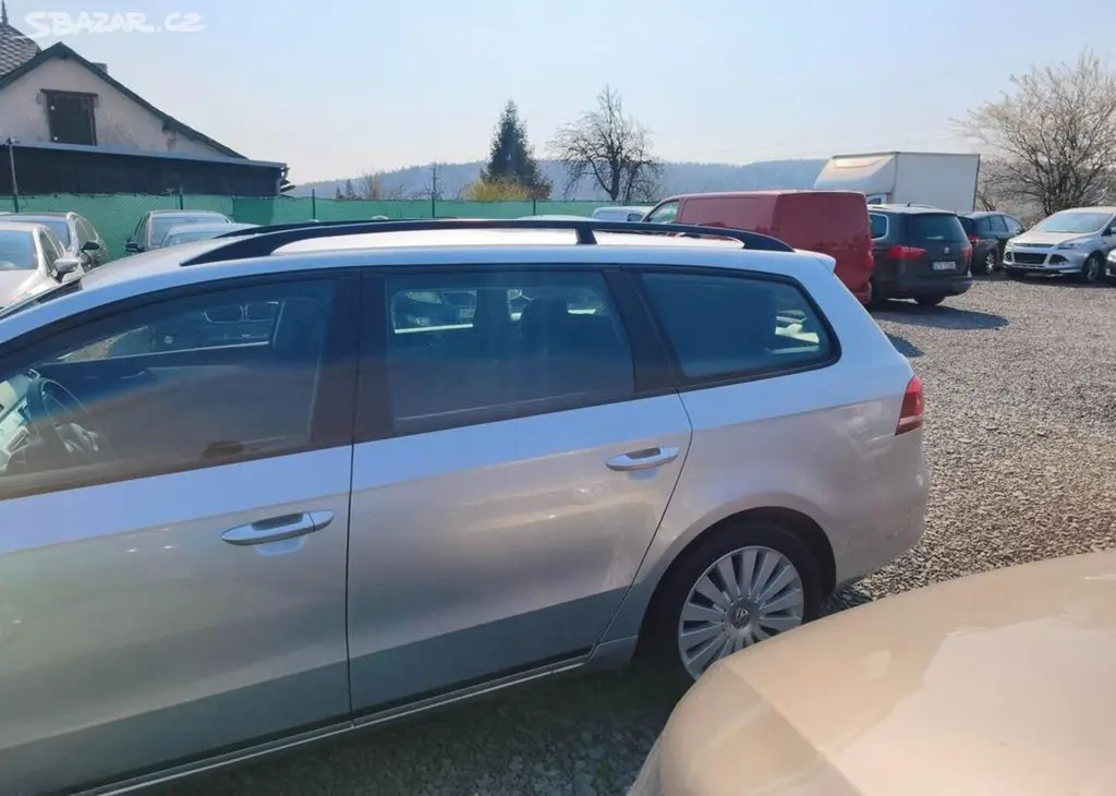 Volkswagen Passat 1.6 TDI Tempomat, Klima, Navi - fotka 3