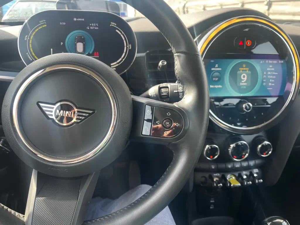 Mini Cooper SE elektro 132kw 2022