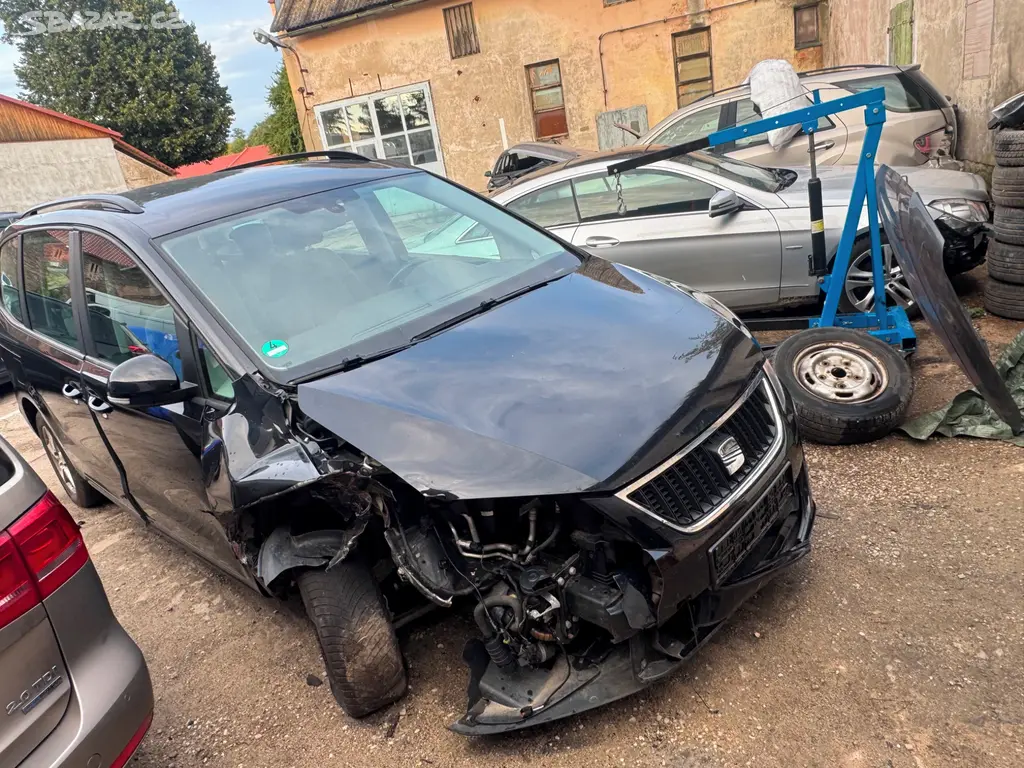 Prodám Havarovaný Seat Alhambra r.v.2011 2.0tdi. - fotka 6