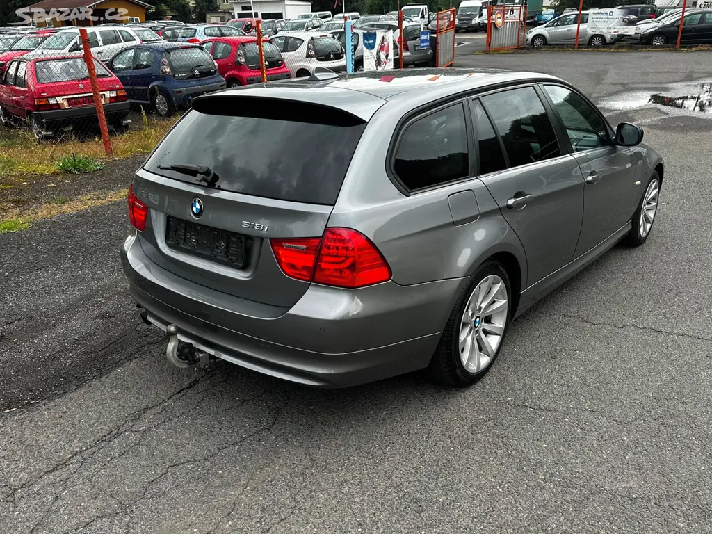 BMW 318 i touring 105kw, r.2011, serviska, top - fotka 4