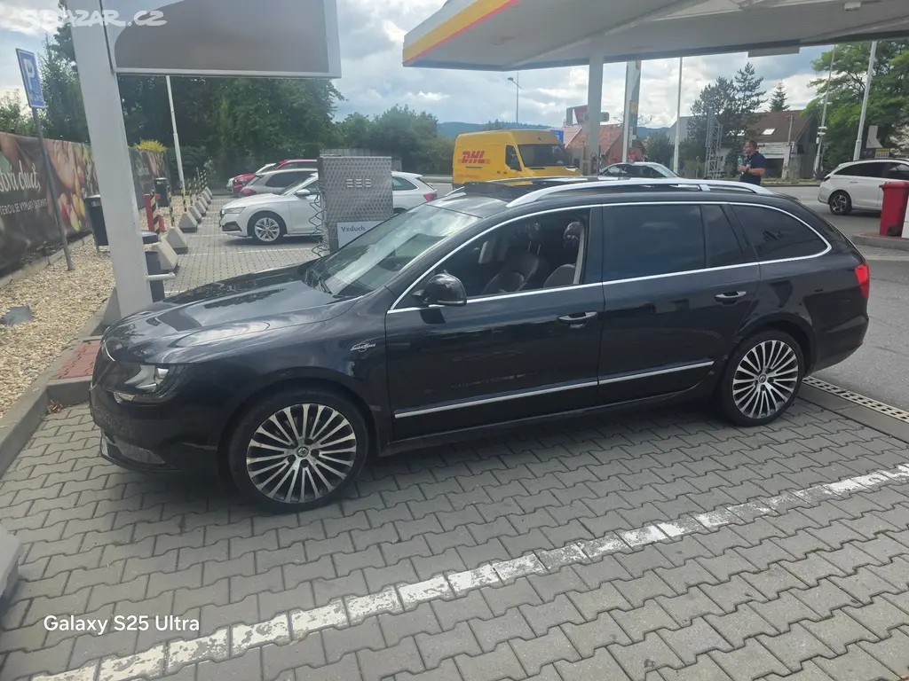 Škoda superb combi - fotka 4