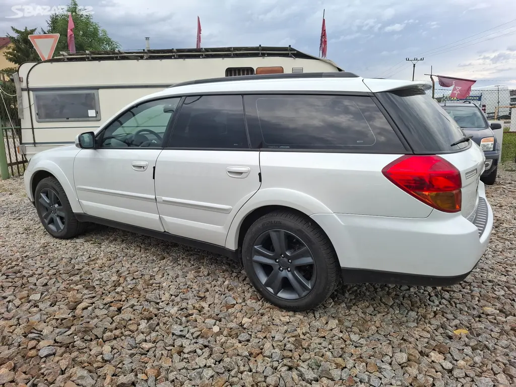 Subaru Legacy Outback 3.0i AWD automat - fotka 3