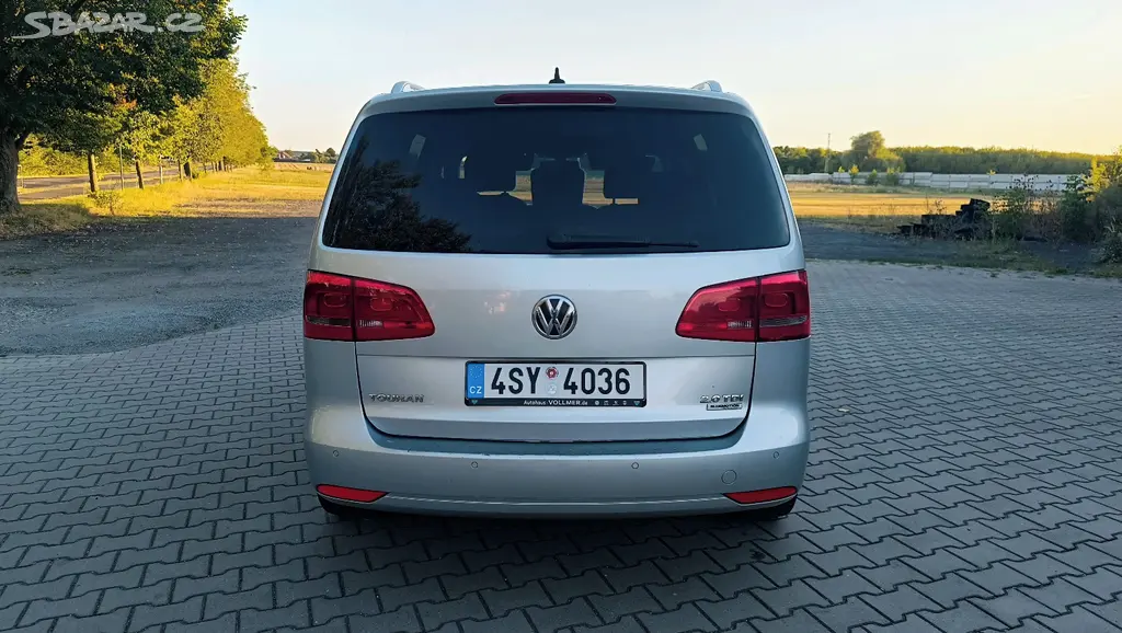 Volkswagen Touran 2.0 TDI DSG 103 kW, SERVIS, PANO - fotka 5