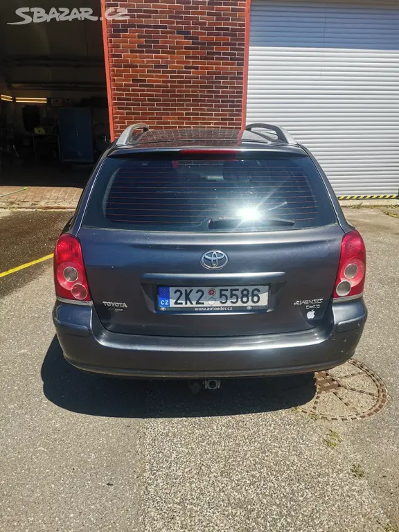 Toyota Avensis, 2,2 D4 combi, nafta, manuál - fotka 3