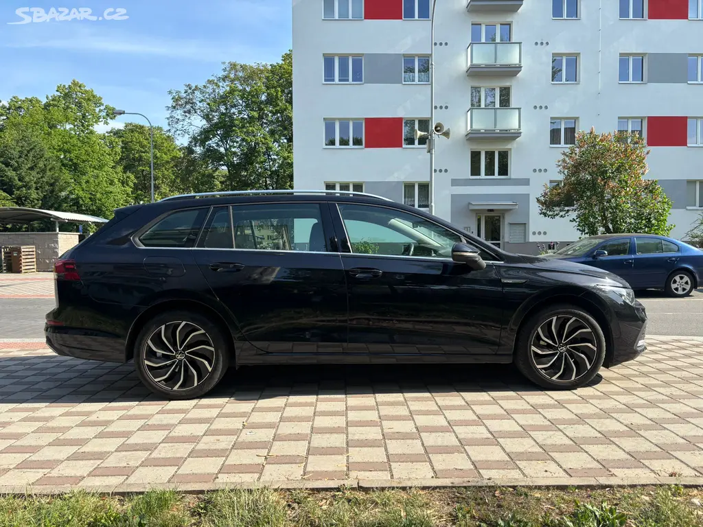 VW Golf8, Variant, 1,5 TSI, 96kW, manuál, 30000km - fotka 5
