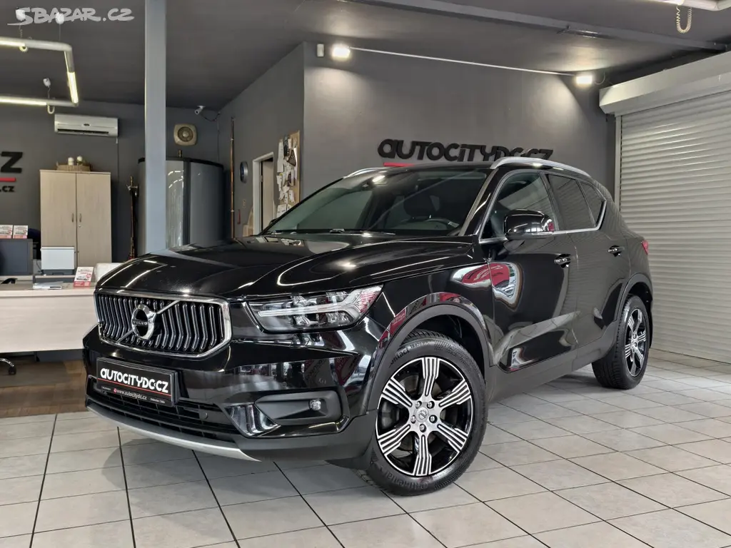 Volvo XC40, D4 140kW AWD, INSCRIPTION, DPH - fotka 3