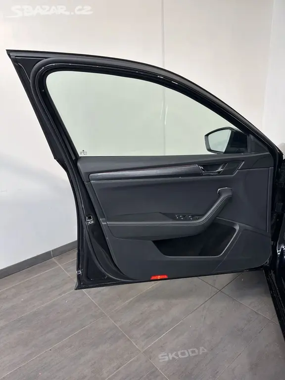 SKODA Superb Combi1.4 TSI DSG iV - fotka 4