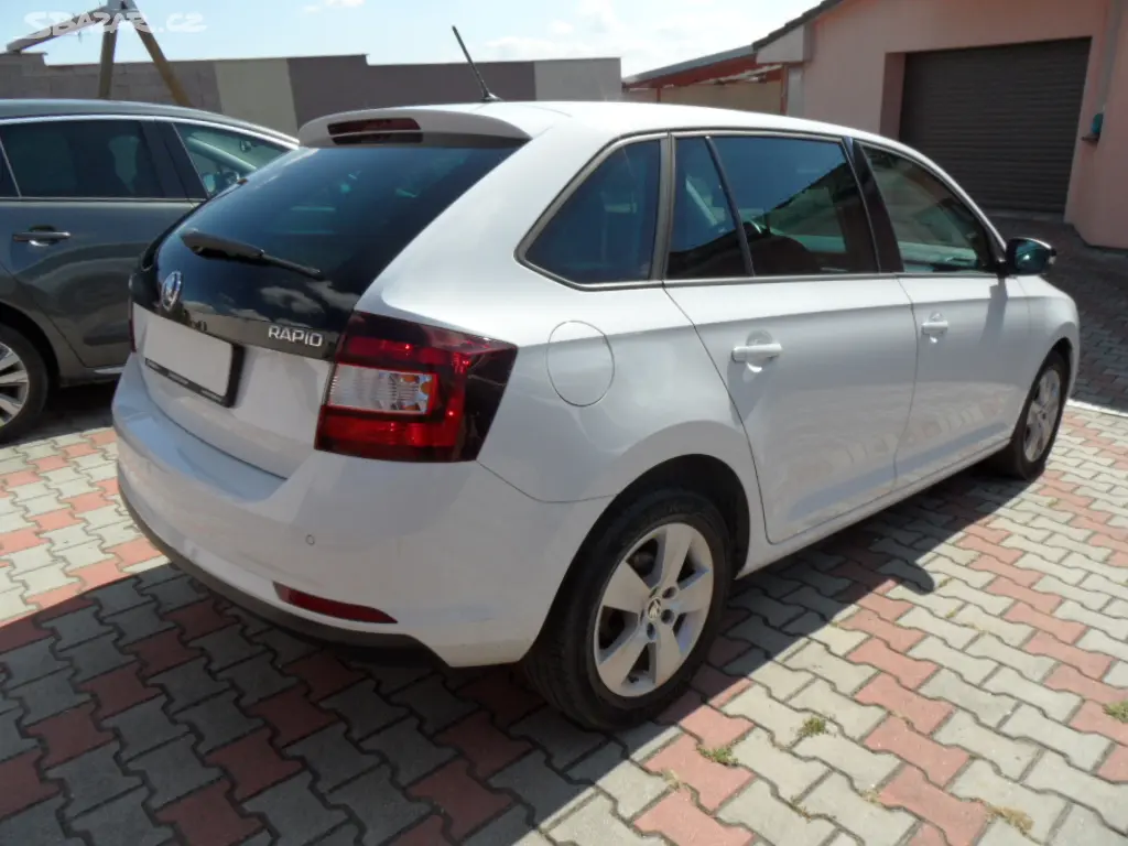 Škoda Rapid 1.0 TSi,zak. v ČR,naj.99000km.1majitel - fotka 4