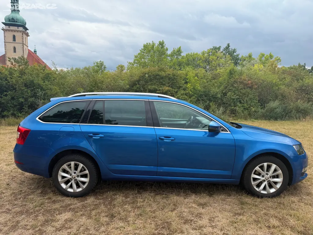 ŠKODA OCTAVIA KOMBI 1.0 TSI - fotka 4