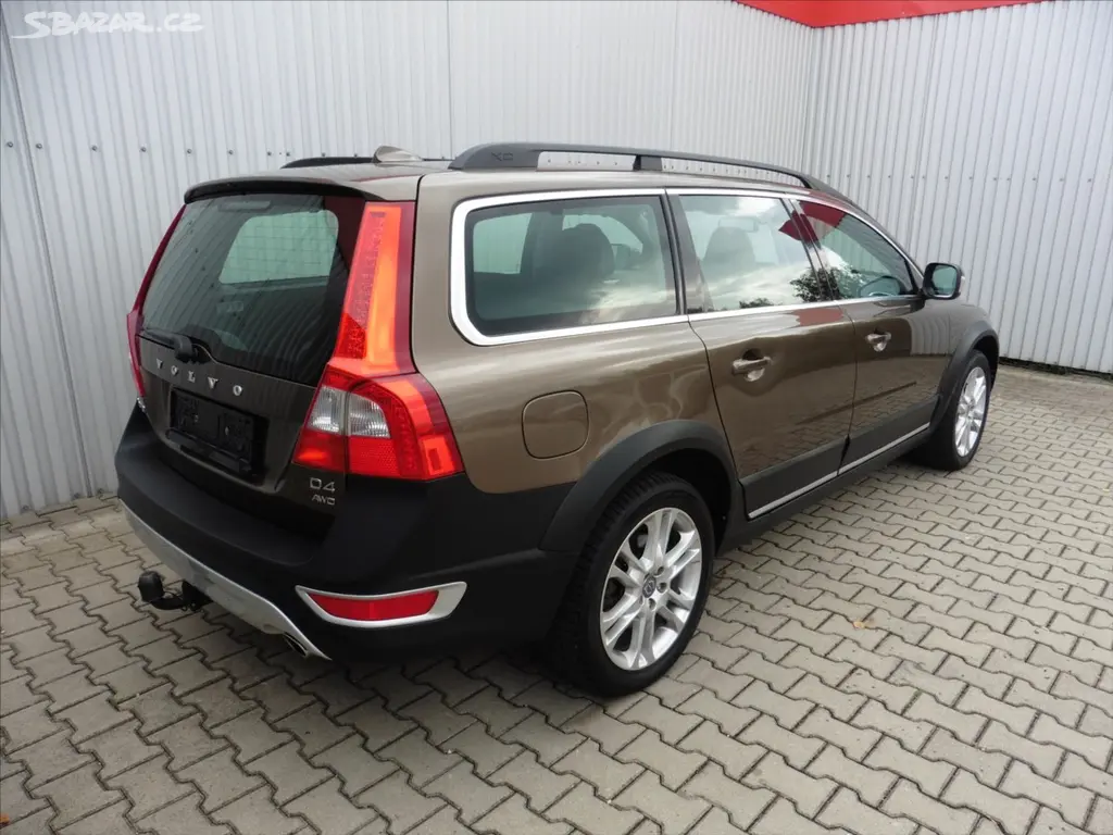 Volvo XC70, 2,4 2,4D Summum AWD, Navi... - fotka 4