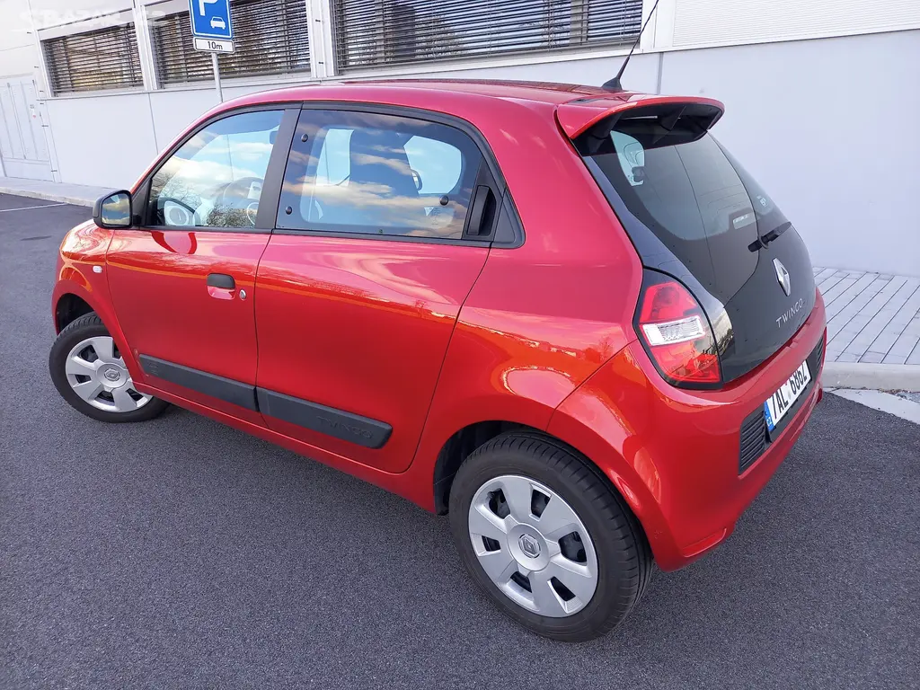 Renault Twingo, 52 KW, benzin, pouze 17 500 KM. - fotka 4