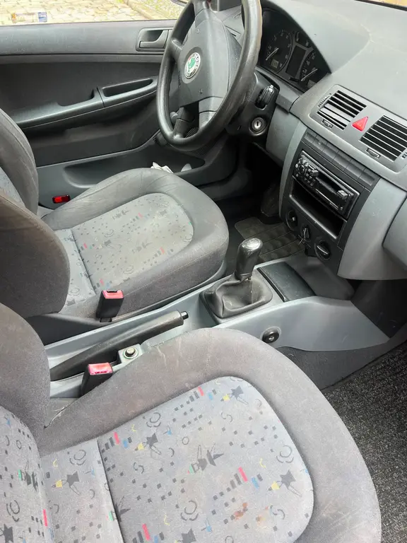 Škoda Fabia 1.2 htp, r.v. 2002 - fotka 4