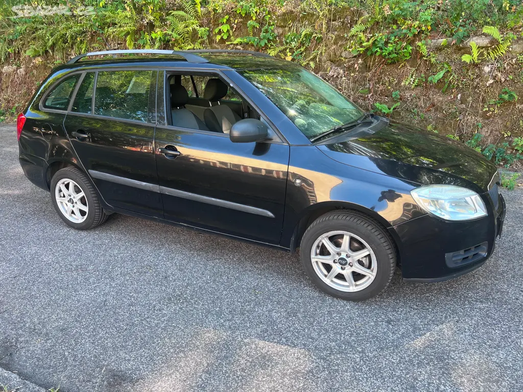 Škoda Fabia II combi 1,4i 16v - fotka 2