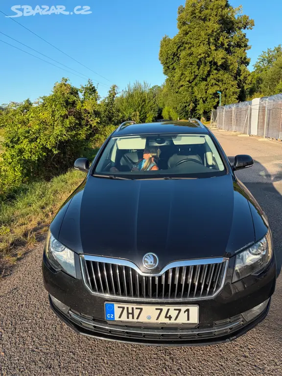 Škoda Superb Combi 2.0 TDI DSG 125 kW 2014 - fotka 2