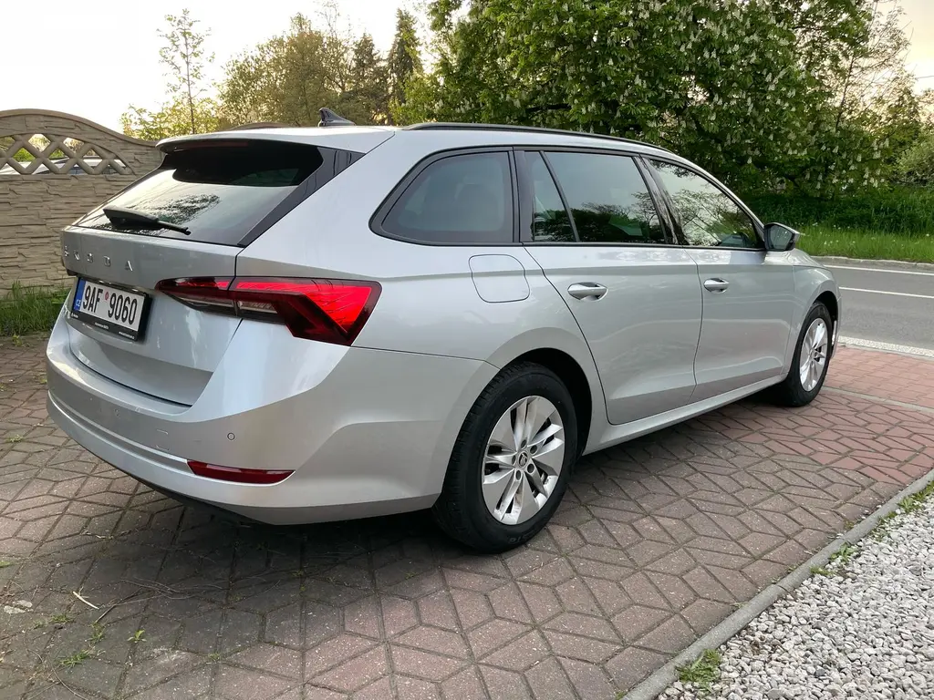 Škoda Octavia 1.5TSi 1.MAJ ČR NEBOUR. ZÁRUKA - fotka 6