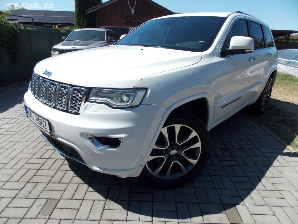 Jeep Grand Cherokee Overland 3,0 V6 CRD, ČR, DPH - fotka 2
