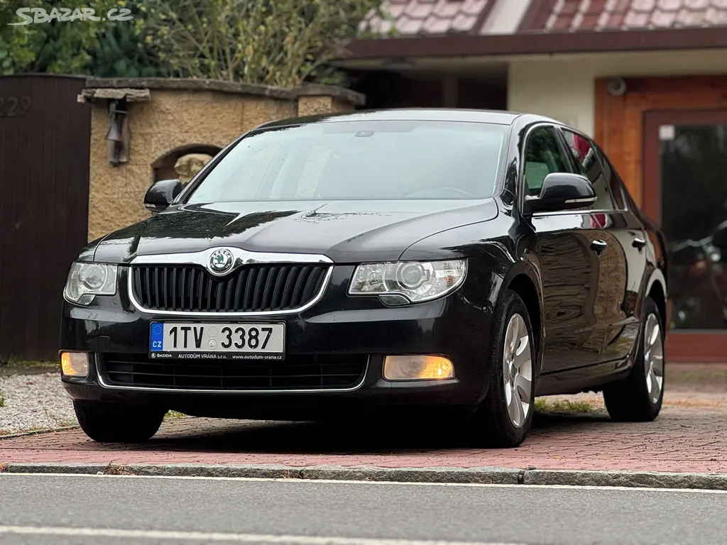 Škoda Superb 2.0TDi ČR čidla aut. klima - fotka 3