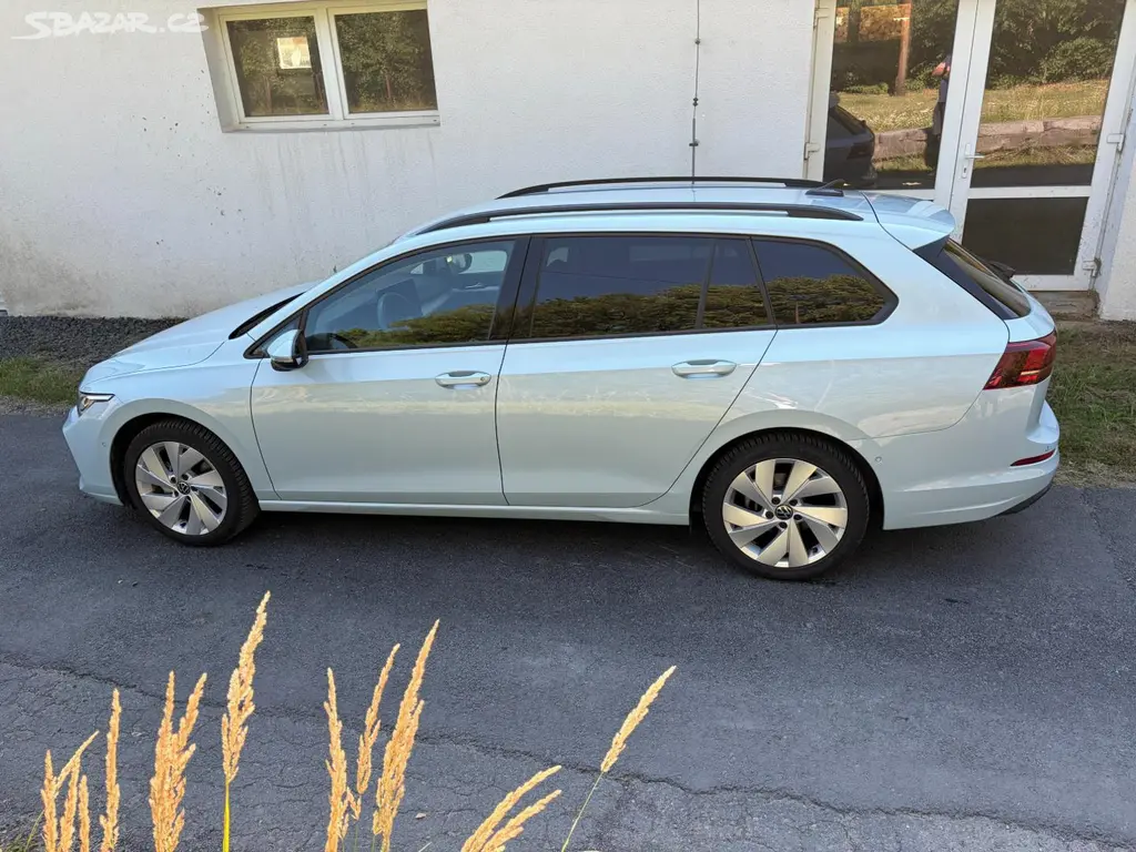 Volkswagen Golf 1,5 TSI 110kw 1.maj ČR TOP STAV - fotka 6