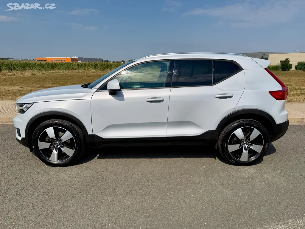 Volvo XC40, 2.0 T4 4X4 360K KŮŽE ČR DPH! - fotka 2