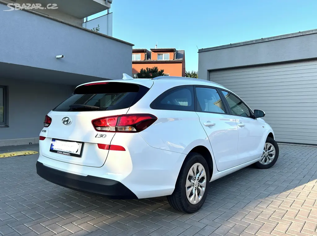 Hyundai i30 Combi 1.5, ČR 5/2022, po servise - fotka 3