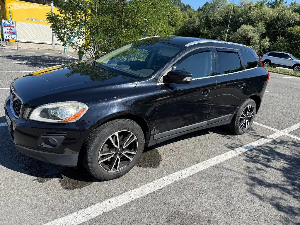 Volvo XC60 2,4 D5, r.v.2009 - fotka 2