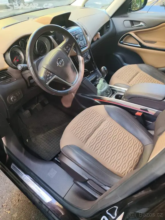 Opel Zafira 1,6 Tourer - fotka 3