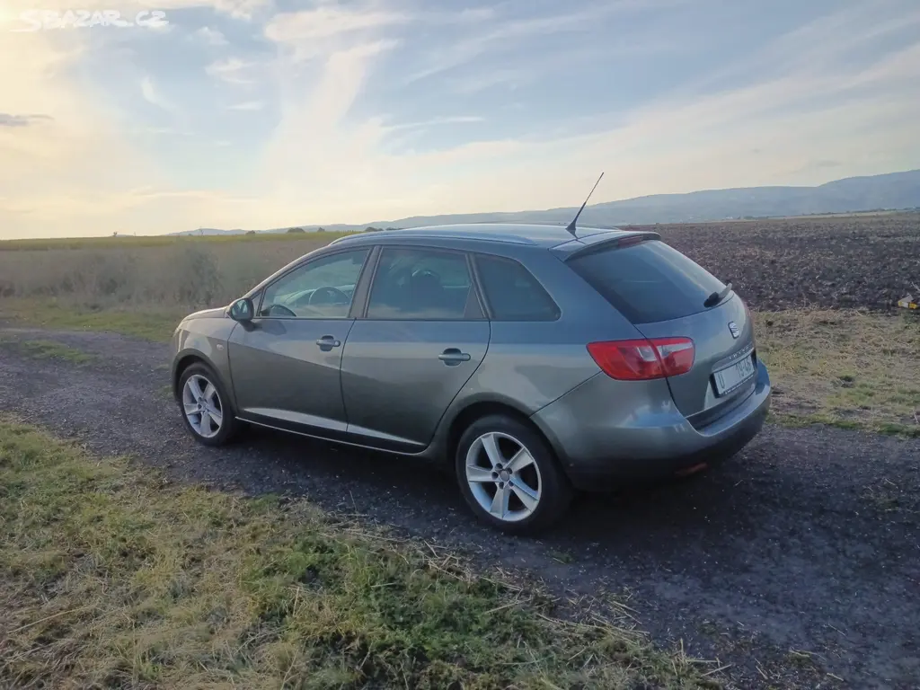 SEAT Ibiza ST Stylance 1,6 TDI/77 kw CR model 2012 - fotka 3