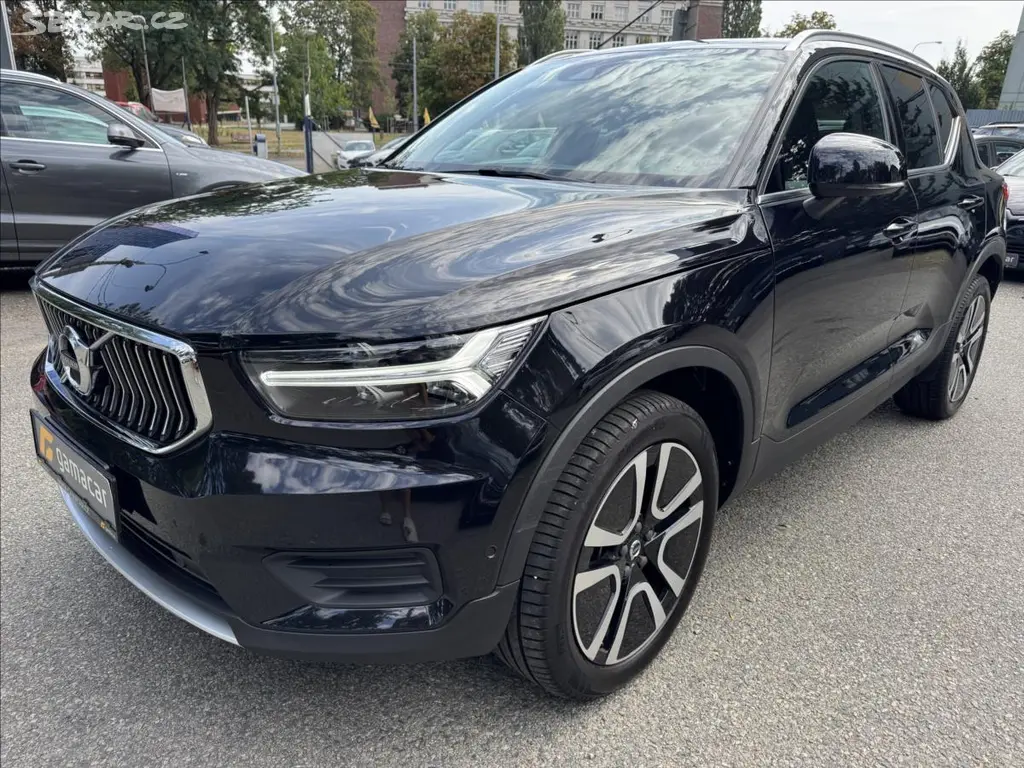 Volvo XC40, 2,0 AWD+360.FULL LED+ - fotka 3