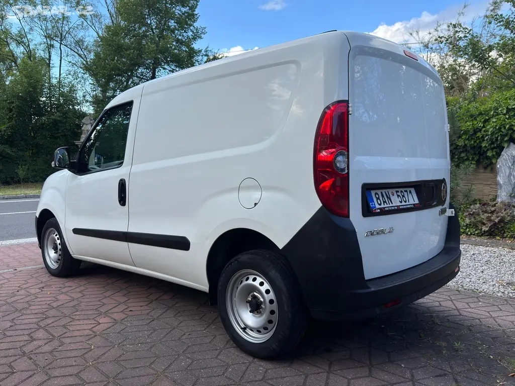 Fiat Dobló cargo 1.3 ČR 1.MAJ, DPH NEHAVAROVÁNO - fotka 4