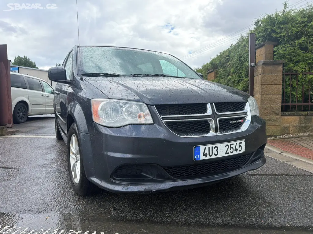 Dodge Grand Caravan 3,6 SXT Crew RT 2014 - fotka 6