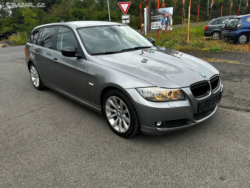 BMW 318 i touring 105kw, r.2011, serviska, top