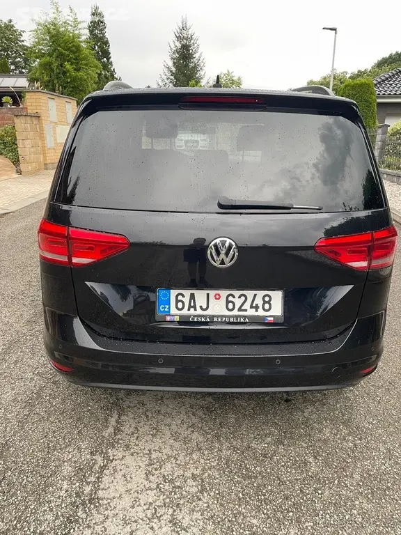 Volkswagen Touran 1,6 TDi/85kw - fotka 2