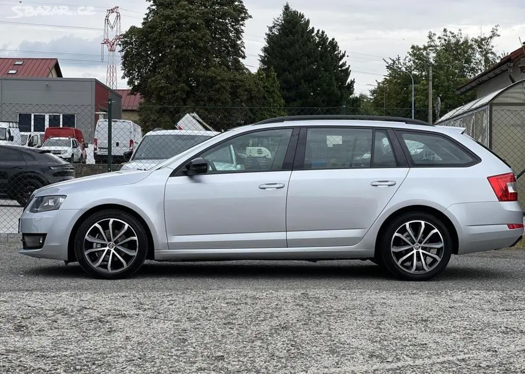 Škoda Octavia 1.6TDi 81kw KLIMA TEMPOMAT ALU - fotka 4