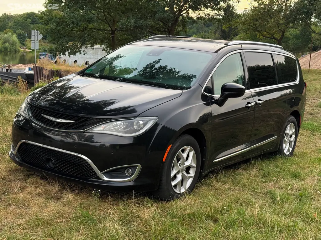 Chrysler Pacifica - fotka 2