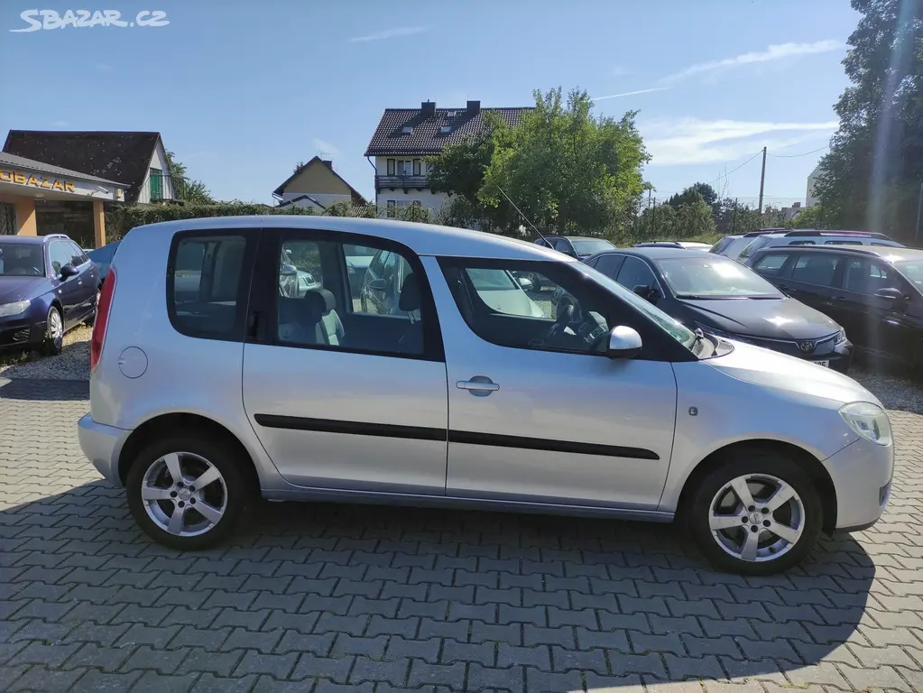 ŠKODA ROOMSTER 1.9 TDi 77KW,STYLE,ZÁVĚS,KLIMA,ALU. - fotka 5