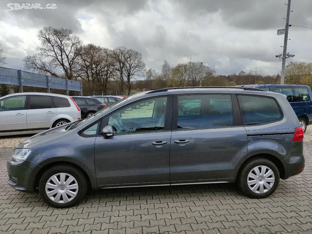 VW SHARAN 2.0 TDi,85KW,2013,7-MÍST,NAVI,10x AIRBAG - fotka 4