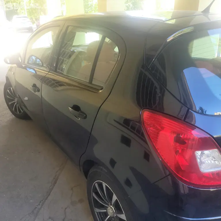 Opel Corsa 1.2 16V, 59 kW,11/2008,101t km,nová STK - fotka 3