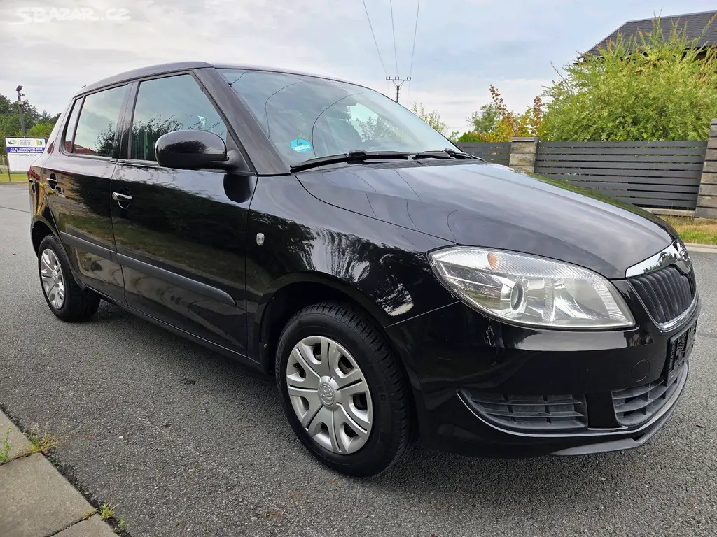 Škoda Fabia II facelift 1.2 44kw AMBIENTE rok 2013 - fotka 3