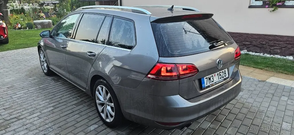 Volkswagen Golf 2,0 VII combi - fotka 2