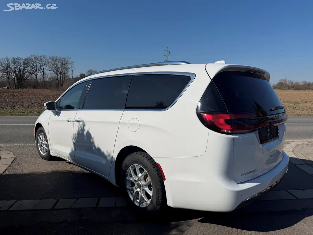 Chrysler Pacifica 3,6 RU Radar New Model DVD 2021 - fotka 3
