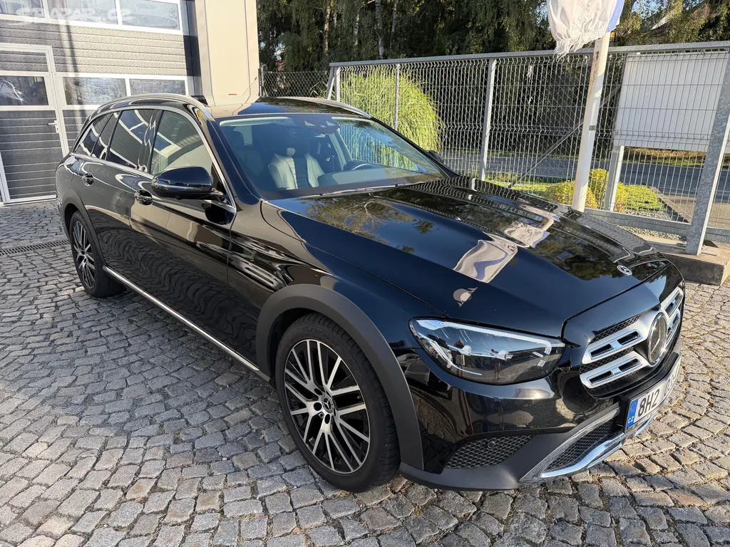 Mercedes-Benz Třídy E, 400 d, 4 MATIC, V ZÁRUCE! - fotka 2