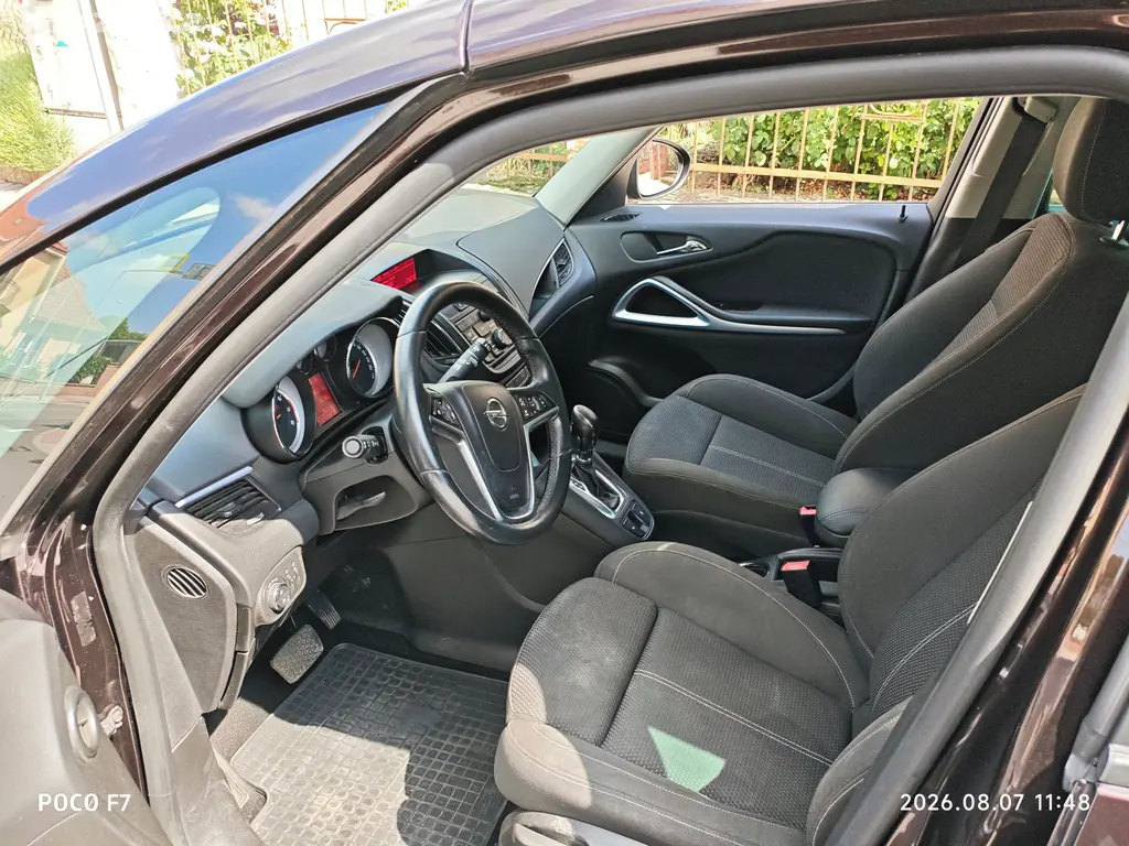 Opel Zafira 1.4 103kw - fotka 6