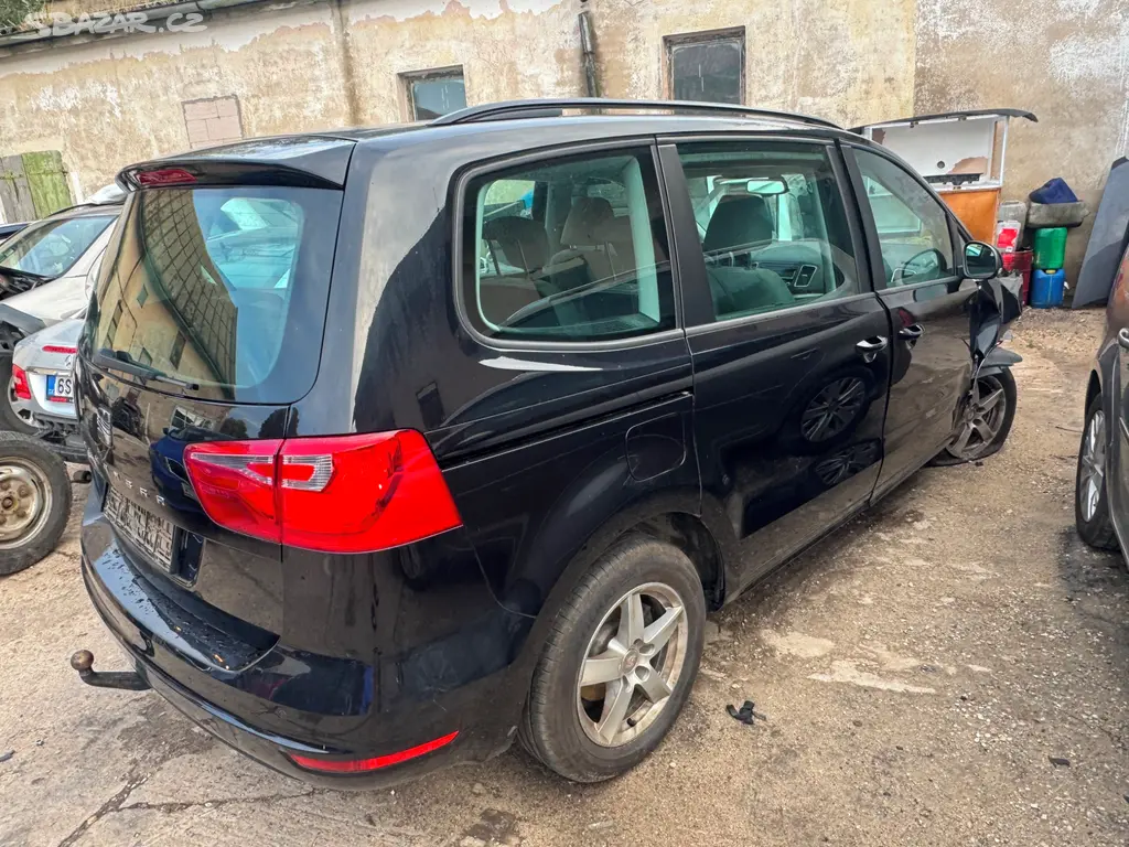 Prodám Havarovaný Seat Alhambra r.v.2011 2.0tdi. - fotka 5