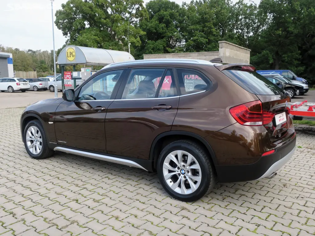 BMW X1 X-Drive 23d 150 kW Automat 6st. - fotka 6