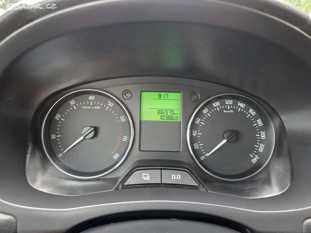 Škoda Fabia II facelift 1.2 44kw AMBIENTE rok 2013 - fotka 6