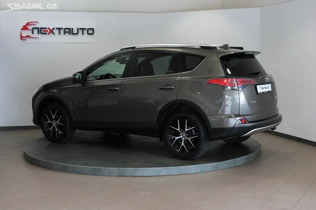 Toyota Rav4, 2.0 D-4D 105kW,1. MAJITEL ČR - fotka 3