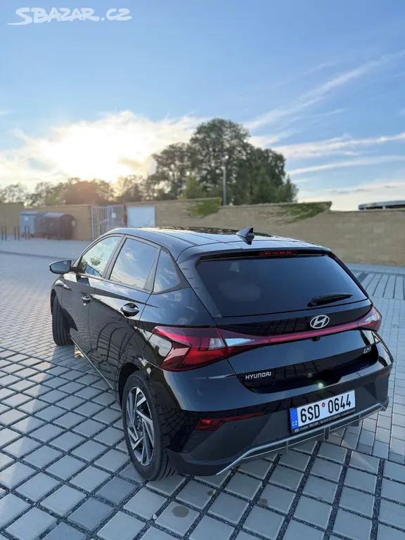 Hyundai i20, 1.2i Smart Climate, Černá,hatchback - fotka 3