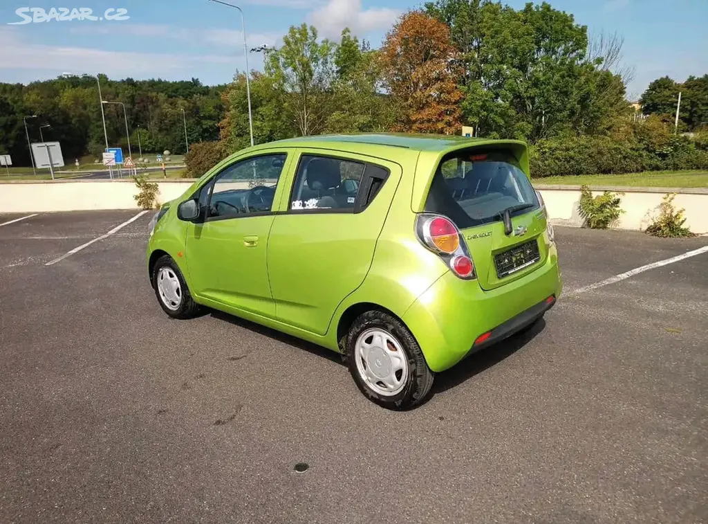 Chevrolet Spark 1.0 16V (68 k) - r.v. 2011,nová TK - fotka 3