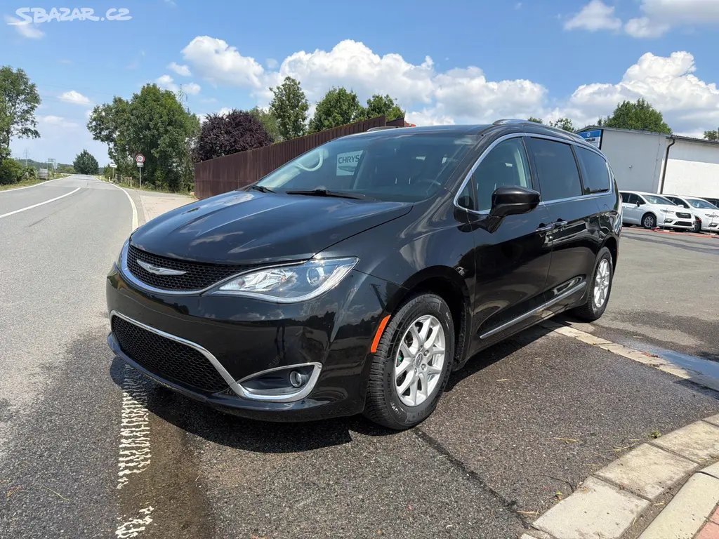 Chrysler Pacifica 3,6 Pentastar RU Kůže 2020 DPH - fotka 2